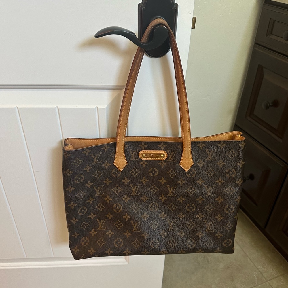 Louis Vuitton Wilshire Tote - Picture 2 of 14